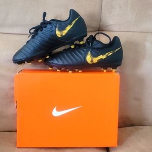 Black/gold soccer cleats